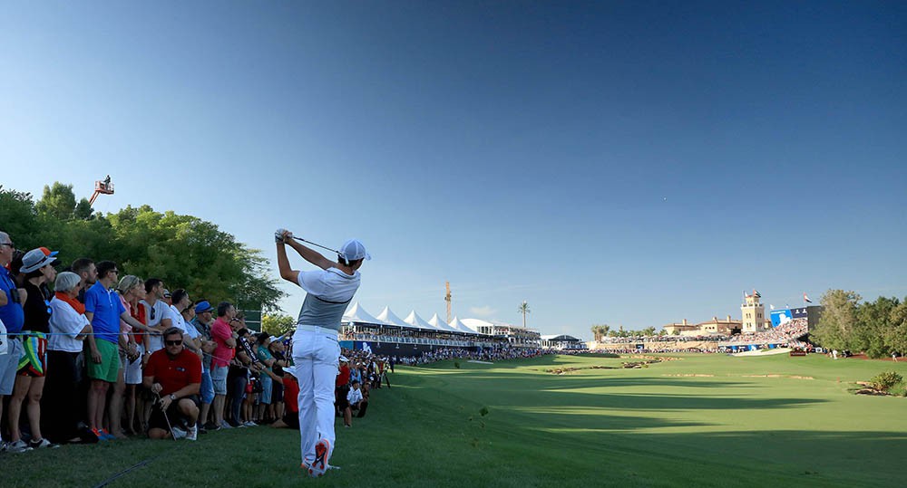 Rory McIlroy swinging club